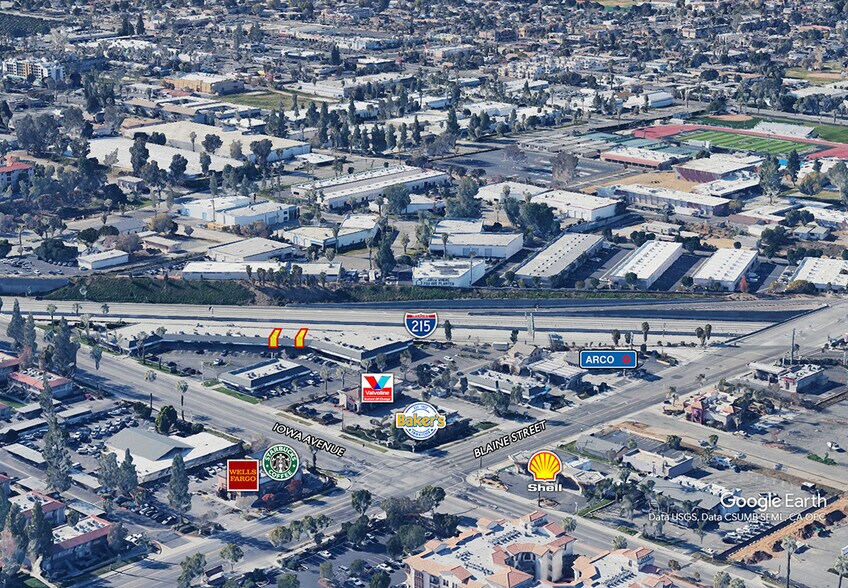 3355 Iowa Ave, Riverside, CA à louer - Photo de l’immeuble – Image 1 sur 7