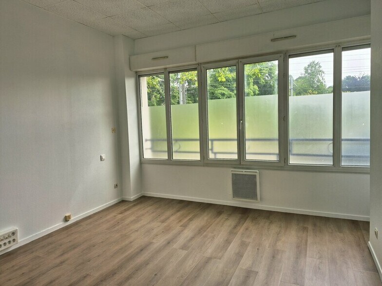Bureau dans Beauvais à louer - Photo intérieure – Image 3 sur 10