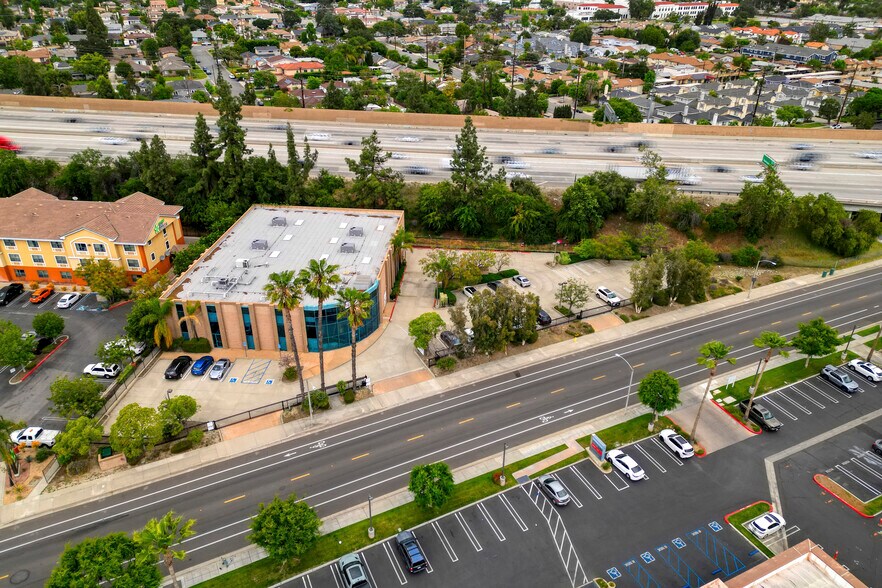 405 E Santa Clara St, Arcadia, CA à vendre - Photo de l’immeuble – Image 2 sur 48