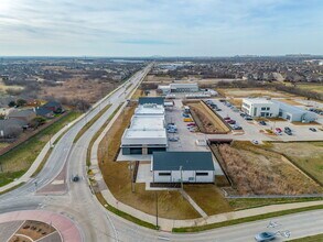 9555 Harmon Rd, Fort Worth, TX à louer Photo intérieure– Image 2 sur 7