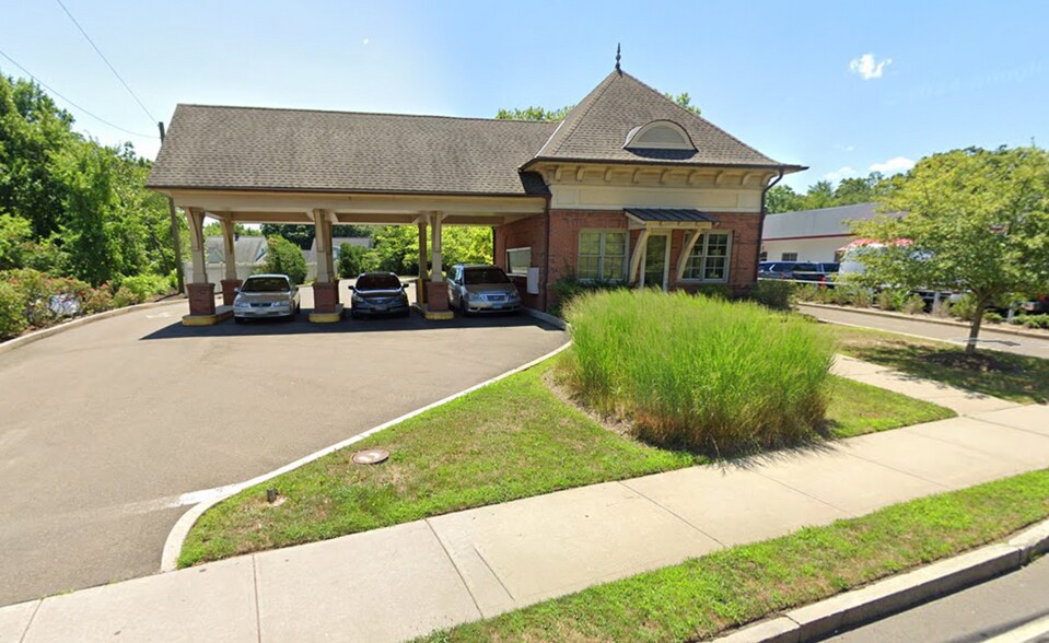 85 East Putnam Ave, Cos Cob, CT à louer - Photo de l’immeuble – Image 1 sur 11