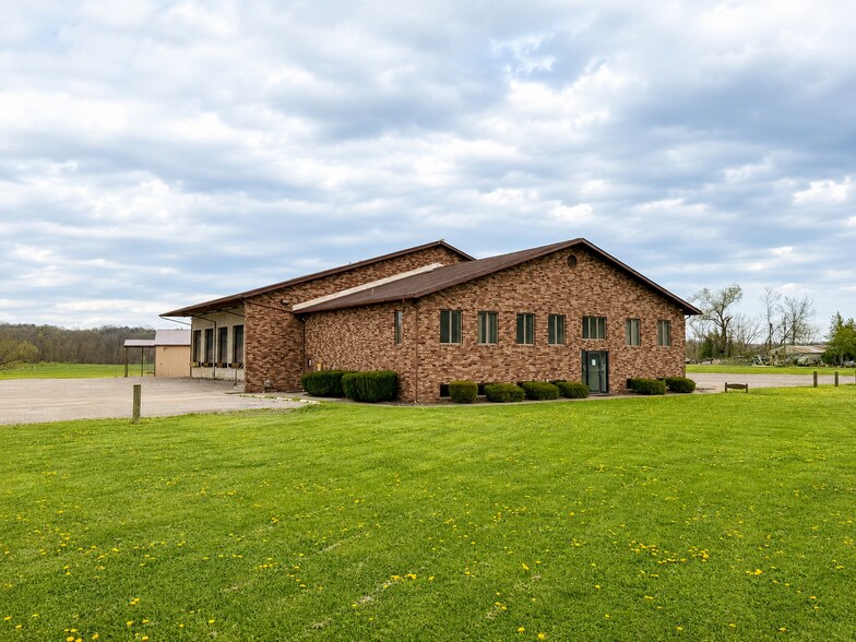 4550 Roseville Rd, Roseville, OH à louer - Photo principale – Image 1 sur 17
