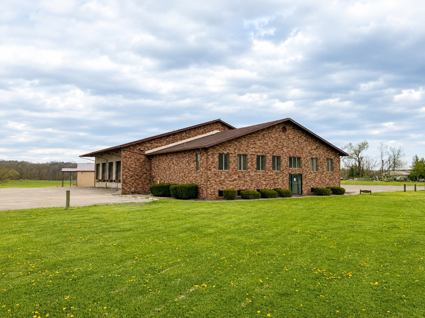 4550 Roseville Rd, Roseville, OH à louer Photo principale– Image 1 sur 18