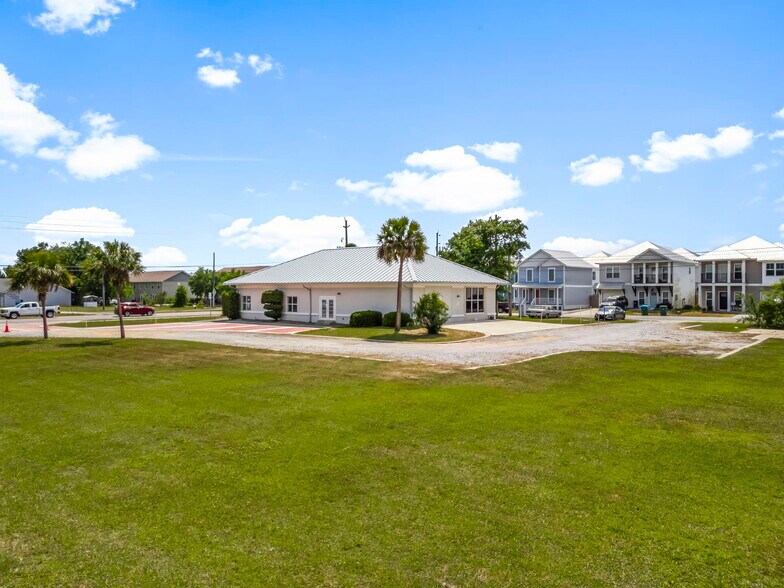 5907 Sr-22, Panama City, FL à louer - Photo de l’immeuble – Image 2 sur 46