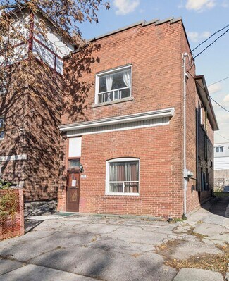 Plus de détails pour 225 Vaughan Rd, Toronto, ON - Logement à vendre
