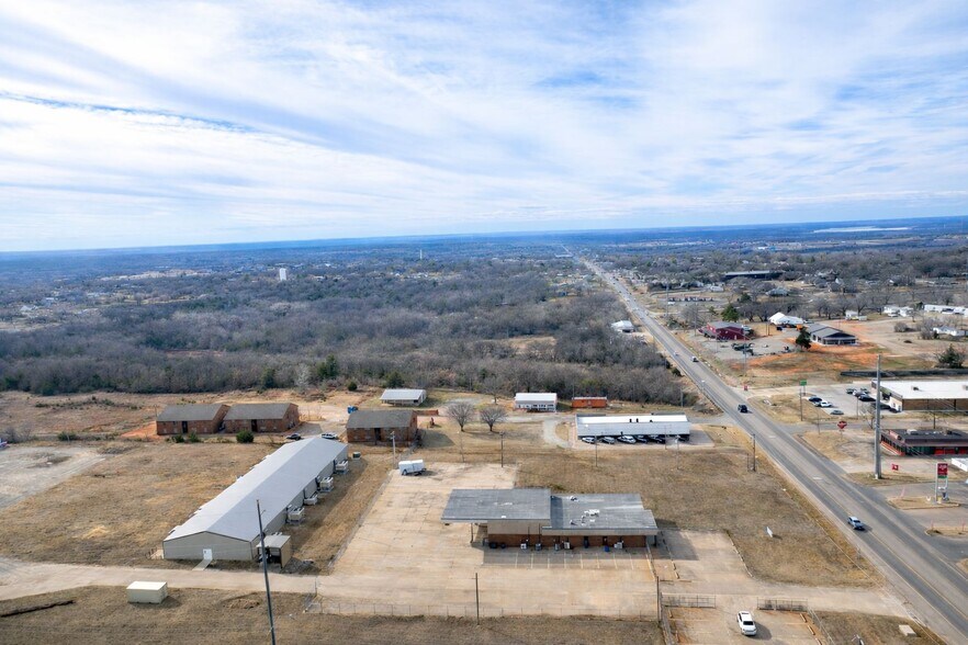 1701 E 1st St, Chandler, OK à louer - Photo de l’immeuble – Image 2 sur 6