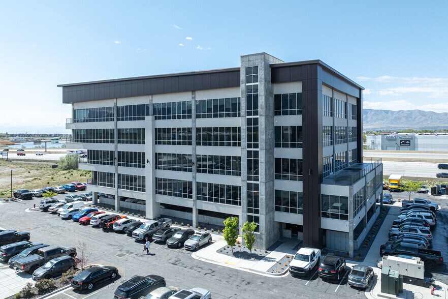 300 S 1350 E, Lehi, UT à louer - Photo de l’immeuble – Image 3 sur 5