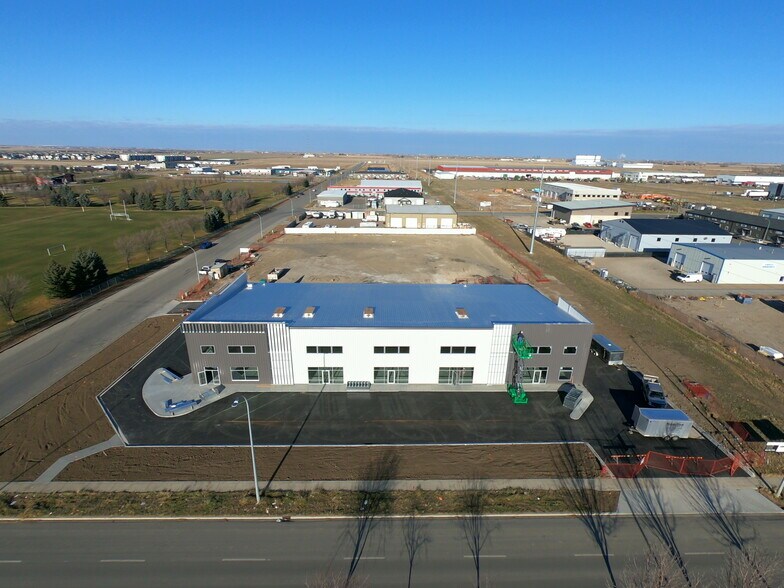 3233 30 St N, Lethbridge, AB à vendre - Photo de l’immeuble – Image 3 sur 7