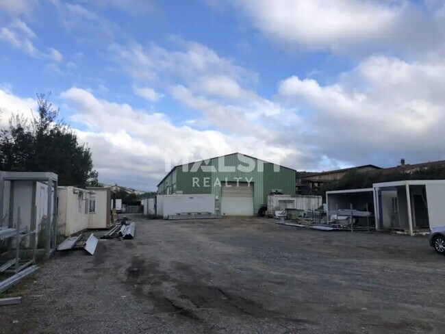 Plus de détails pour Local d’activités à vendre