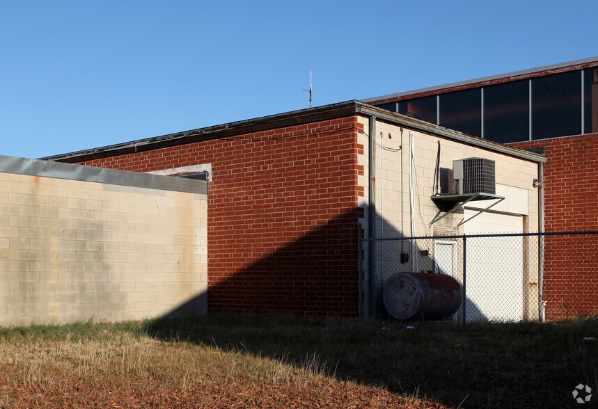 708 N William St, Goldsboro, NC à louer - Photo de l’immeuble – Image 2 sur 16