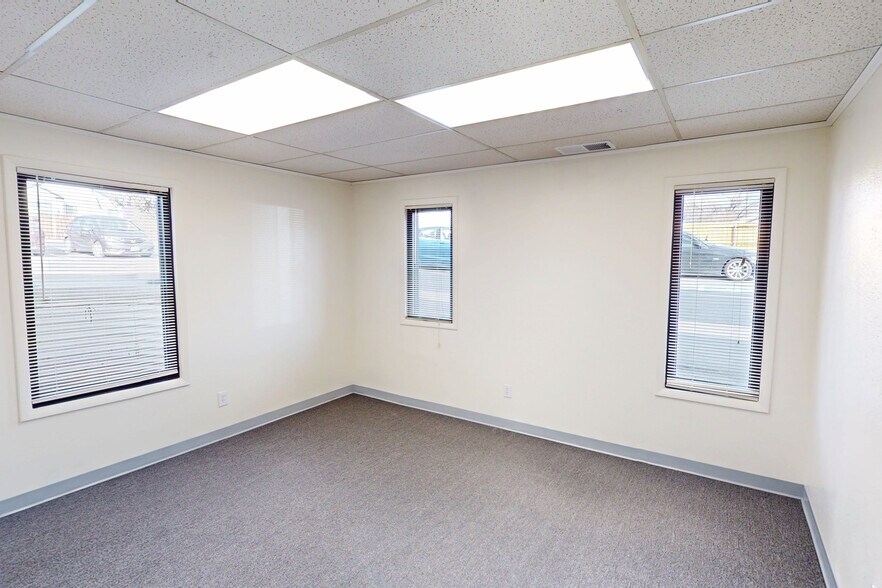 1826 E Platte Ave, Colorado Springs, CO à louer - Photo de l’immeuble – Image 2 sur 5