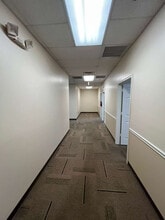 1525 NW 3rd St, Deerfield Beach, FL à louer Photo intérieure– Image 2 sur 11