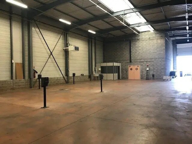 Industriel/Logistique dans Puget-sur-Argens à louer - Photo de l’immeuble – Image 3 sur 4