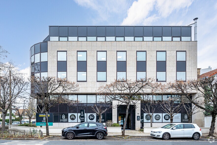 Bureau dans Rueil-Malmaison à louer - Photo principale – Image 1 sur 2