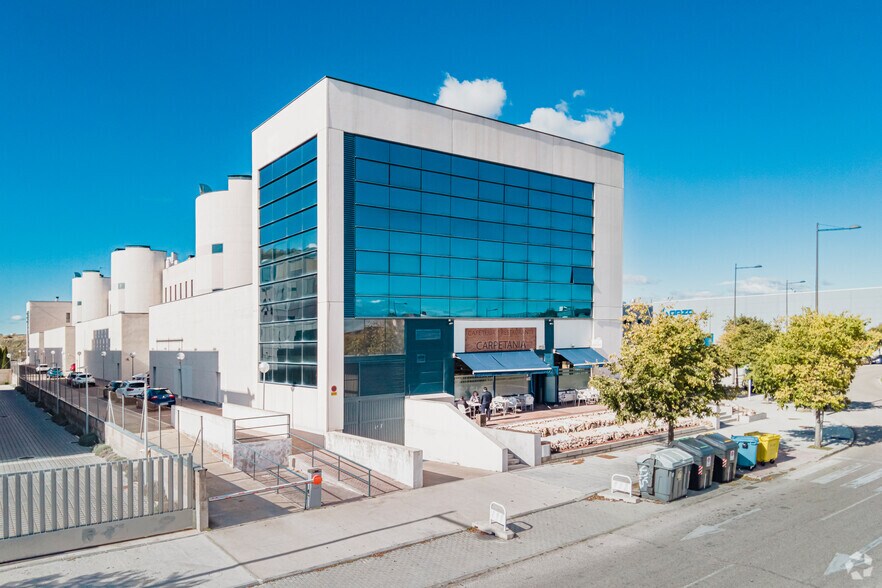 Bureau dans Getafe, Madrid à vendre - Photo de l’immeuble – Image 3 sur 5
