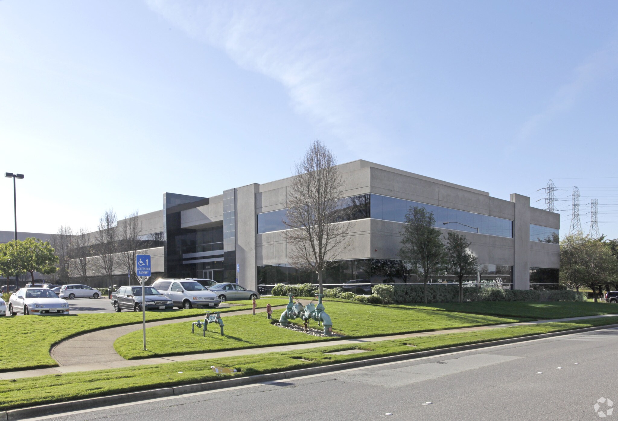 600 Gateway Blvd, South San Francisco, CA à louer Photo de l’immeuble– Image 1 sur 9