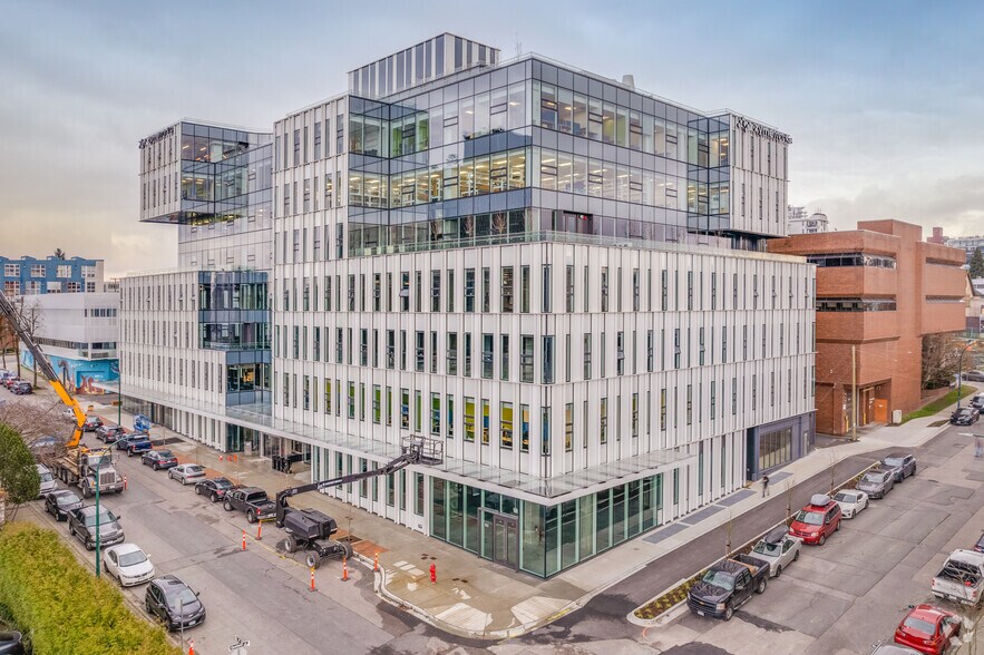 114 E 4th Ave, Vancouver, BC à louer - Photo de l’immeuble – Image 3 sur 3