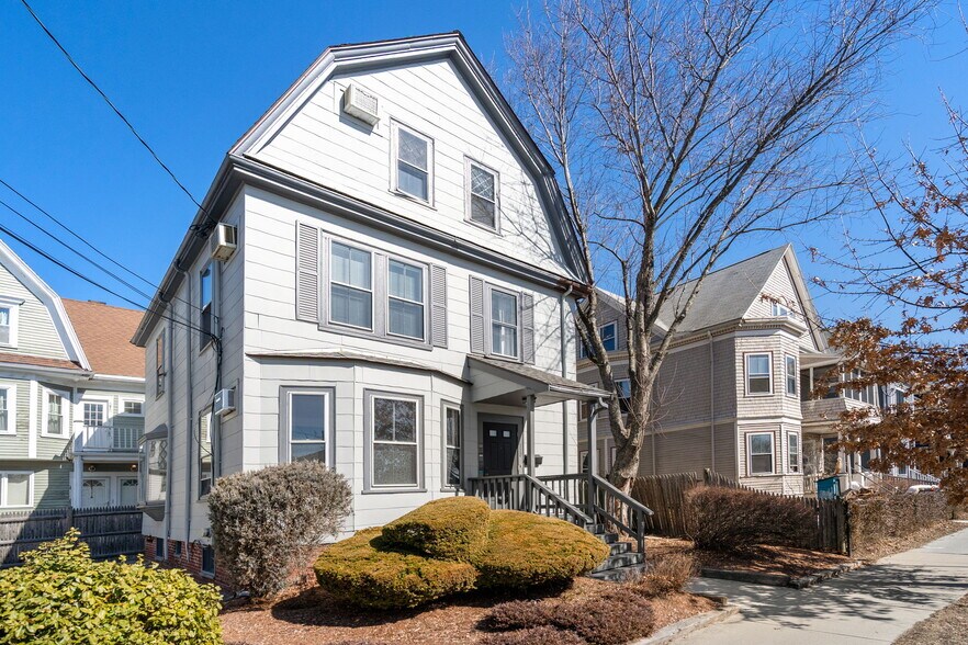 113 Belmont St, Belmont, MA à vendre - Photo de l’immeuble – Image 3 sur 31