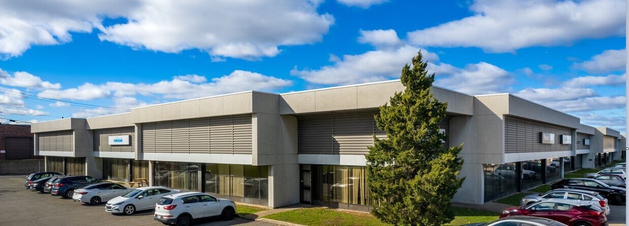 3339-3403 St Griffith, Saint-Laurent, QC à louer Photo principale– Image 1 sur 11