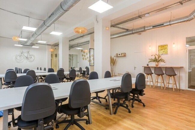 Plus de détails pour 89 Rue Du Faubourg Saint-Denis, Paris - Coworking à louer