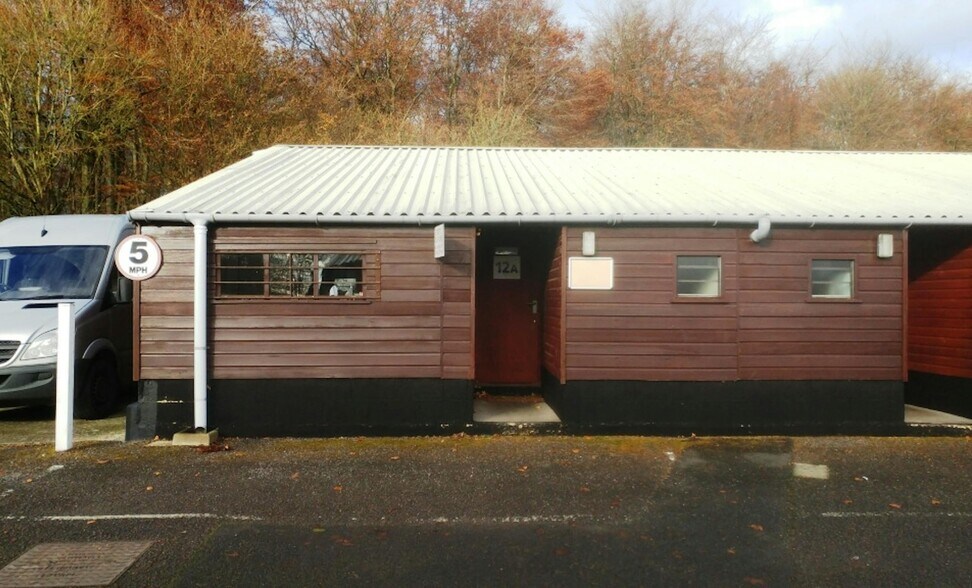 Rownest Wood Ln, Winchester à louer - Photo de l’immeuble – Image 1 sur 2