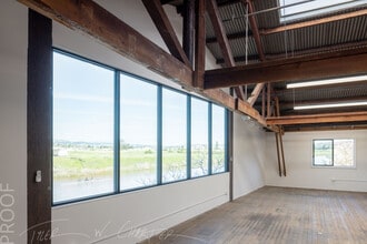 429 1st St, Petaluma, CA à louer Photo intérieure– Image 2 sur 7