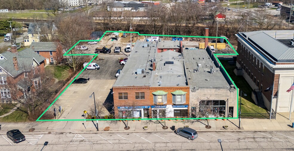 633 Broad St, Elyria, OH à vendre - Photo principale – Image 1 sur 9