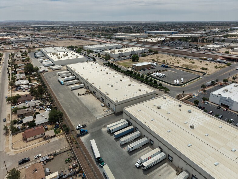 445 Pan American Dr, El Paso, TX à louer - Aérien – Image 2 sur 30