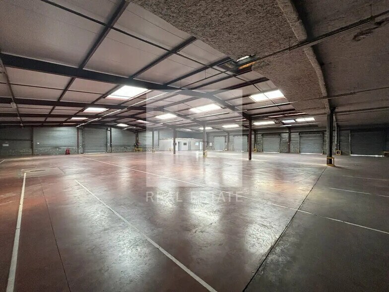 Local d’activités dans Corbas à louer - Photo de l’immeuble – Image 3 sur 17