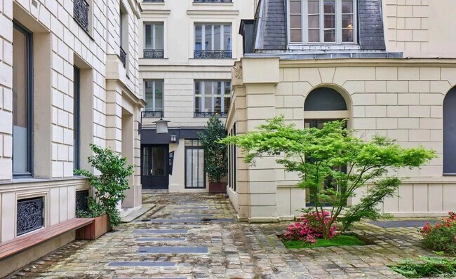 Plus de détails pour 11 Rue Saint-Florentin, Paris - Bureau à louer
