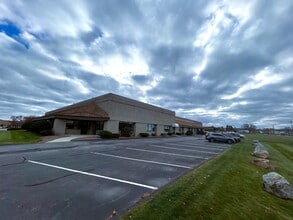 8 Delta Dr, Londonderry, NH à louer Photo de l’immeuble– Image 2 sur 58