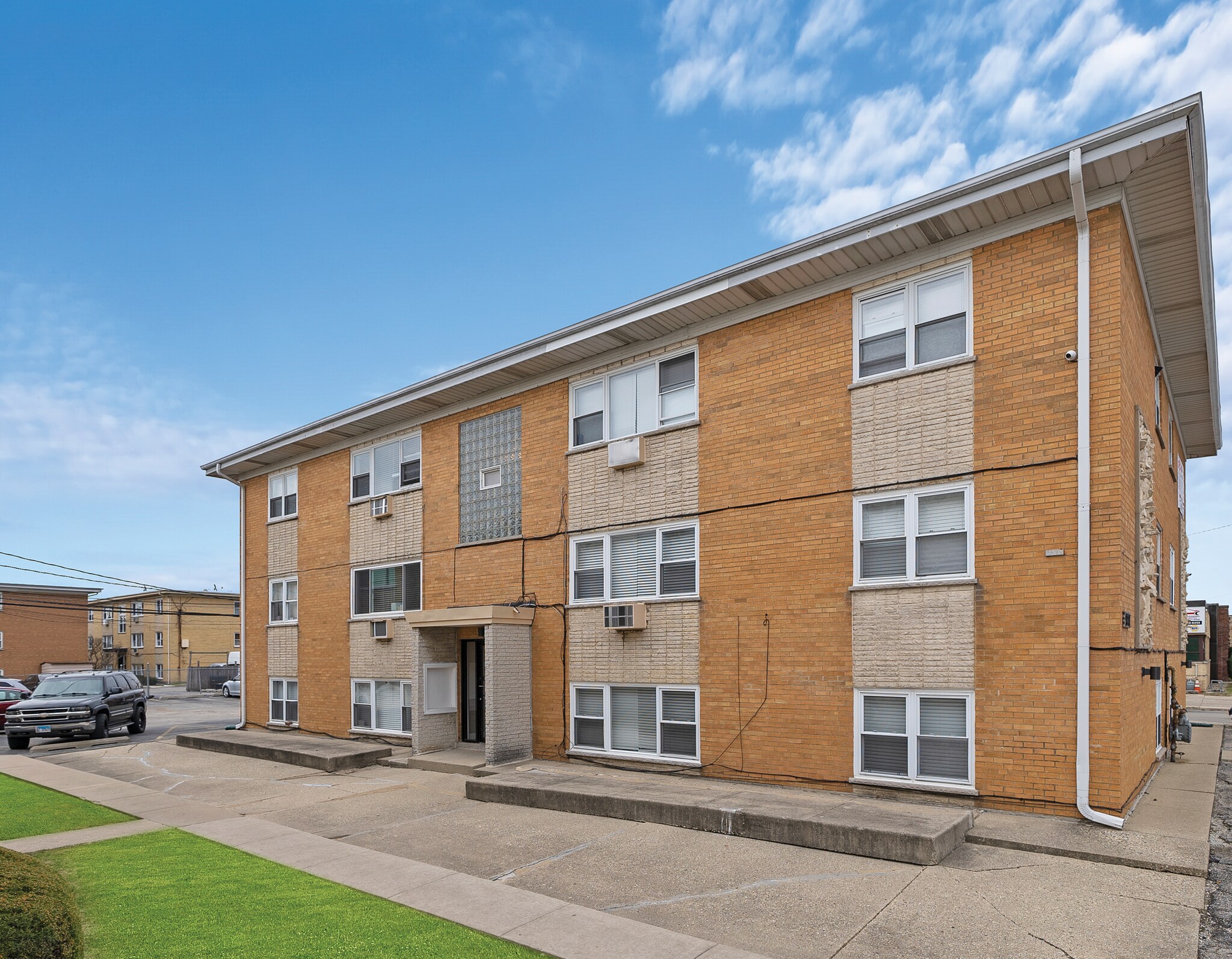 Harwood Heights Portfolio portefeuille de 2 biens à vendre sur LoopNet.fr Photo de l’immeuble– Image 1 sur 31