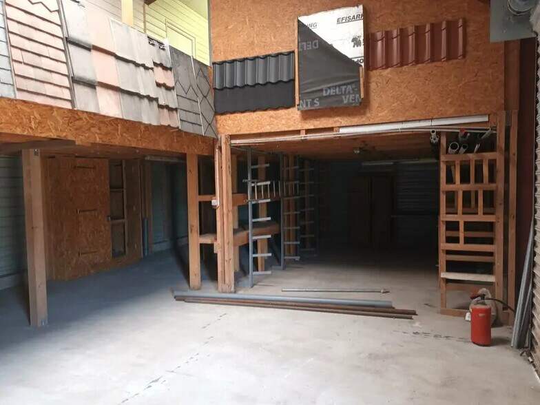 Local d'activités dans FAUVILLE-EN-CAUX à vendre - Photo de l’immeuble – Image 2 sur 8