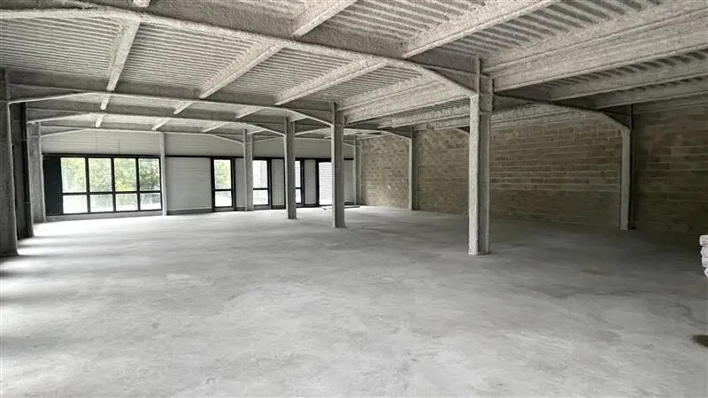 Local commercial dans Vaires-sur-Marne à louer - Photo de l’immeuble – Image 2 sur 7