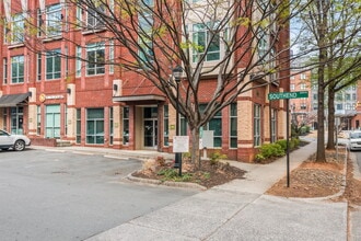 2133 Southend Dr, Charlotte, NC à louer Photo de l’immeuble– Image 2 sur 14