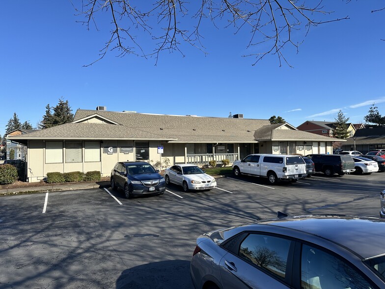 12730 SE Stark St, Portland, OR à vendre - Photo de l’immeuble – Image 1 sur 13