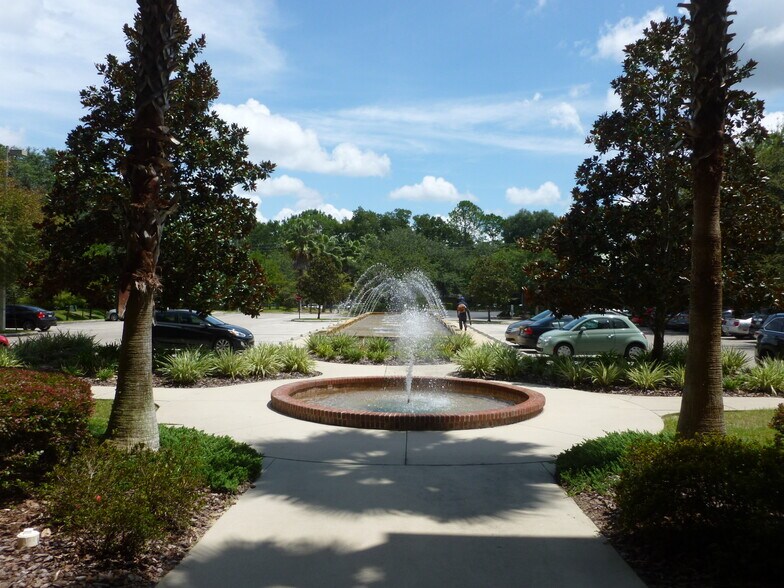 2850 NW 43rd St, Gainesville, FL à louer - Photo de l’immeuble – Image 3 sur 10