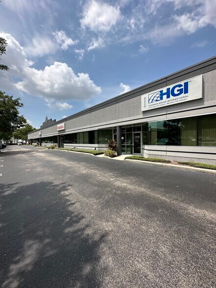 7901 Kingspointe Pky, Orlando, FL à louer - Photo principale – Image 1 sur 18