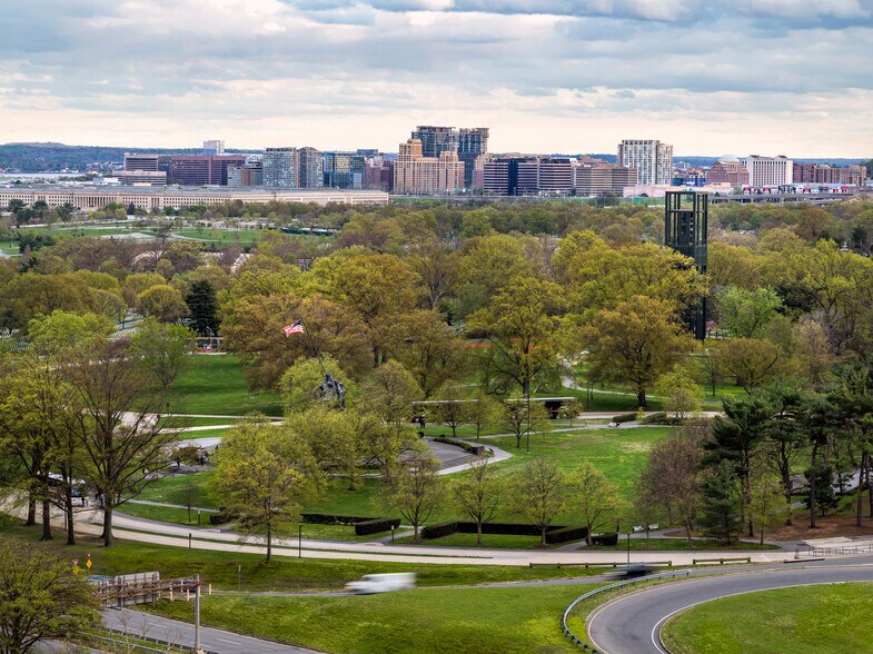 1655 Fort Myer Dr, Arlington, VA à louer - Photo de l’immeuble – Image 2 sur 21
