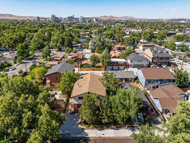 235 W Pueblo St, Reno, NV à vendre - Photo de l’immeuble – Image 3 sur 39