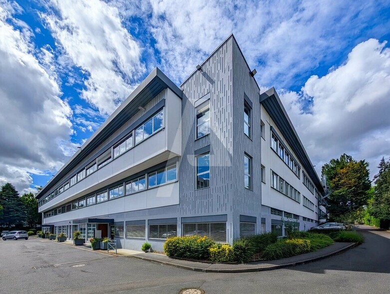 4 Rue Émile Baudot, Massy à louer - Photo de l’immeuble – Image 1 sur 14
