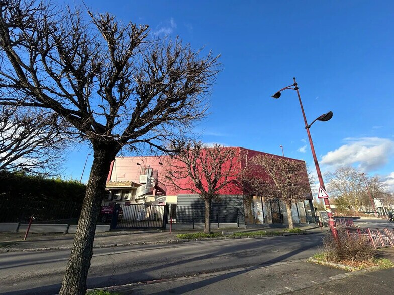 Local commercial dans Bondy à vendre - Photo de l’immeuble – Image 1 sur 4