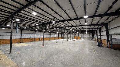 1651 Holland St, West Columbia, SC à louer Photo intérieure– Image 1 sur 9