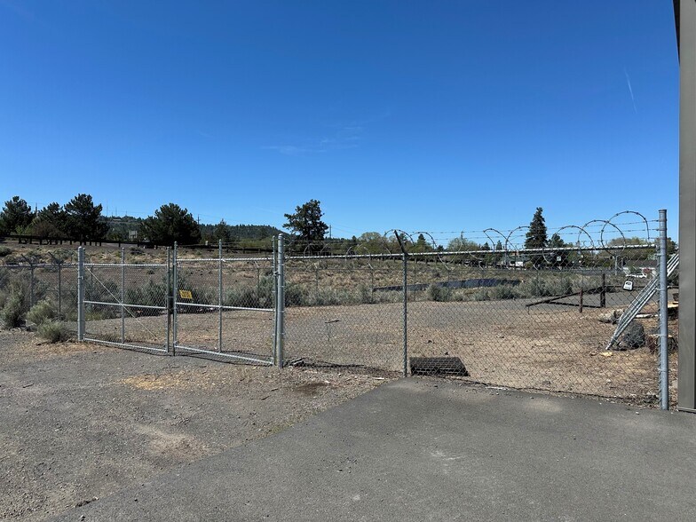 114 NE Penn Ave, Bend, OR à louer - Photo de l’immeuble – Image 2 sur 13
