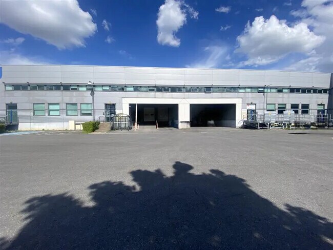Plus de détails pour Industriel/Logistique à louer