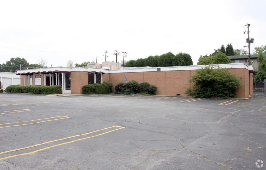 1019 Astor Ave, Forest Park, GA à vendre - Photo principale – Image 1 sur 11