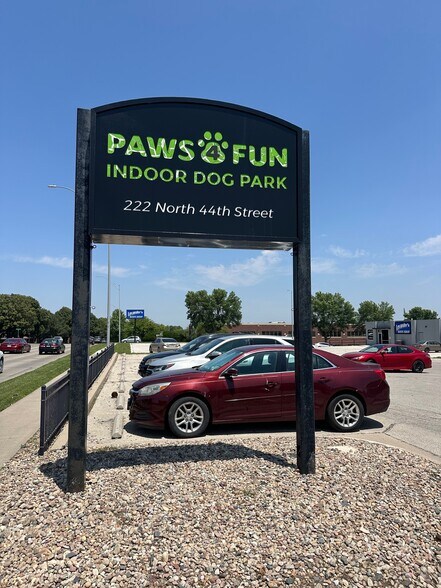 222 N 44th St, Lincoln, NE à vendre - Photo de l’immeuble – Image 2 sur 8