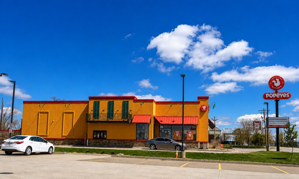 370 Blairs Ferry Rd NE, Cedar Rapids, IA à louer - Photo de l’immeuble – Image 2 sur 3