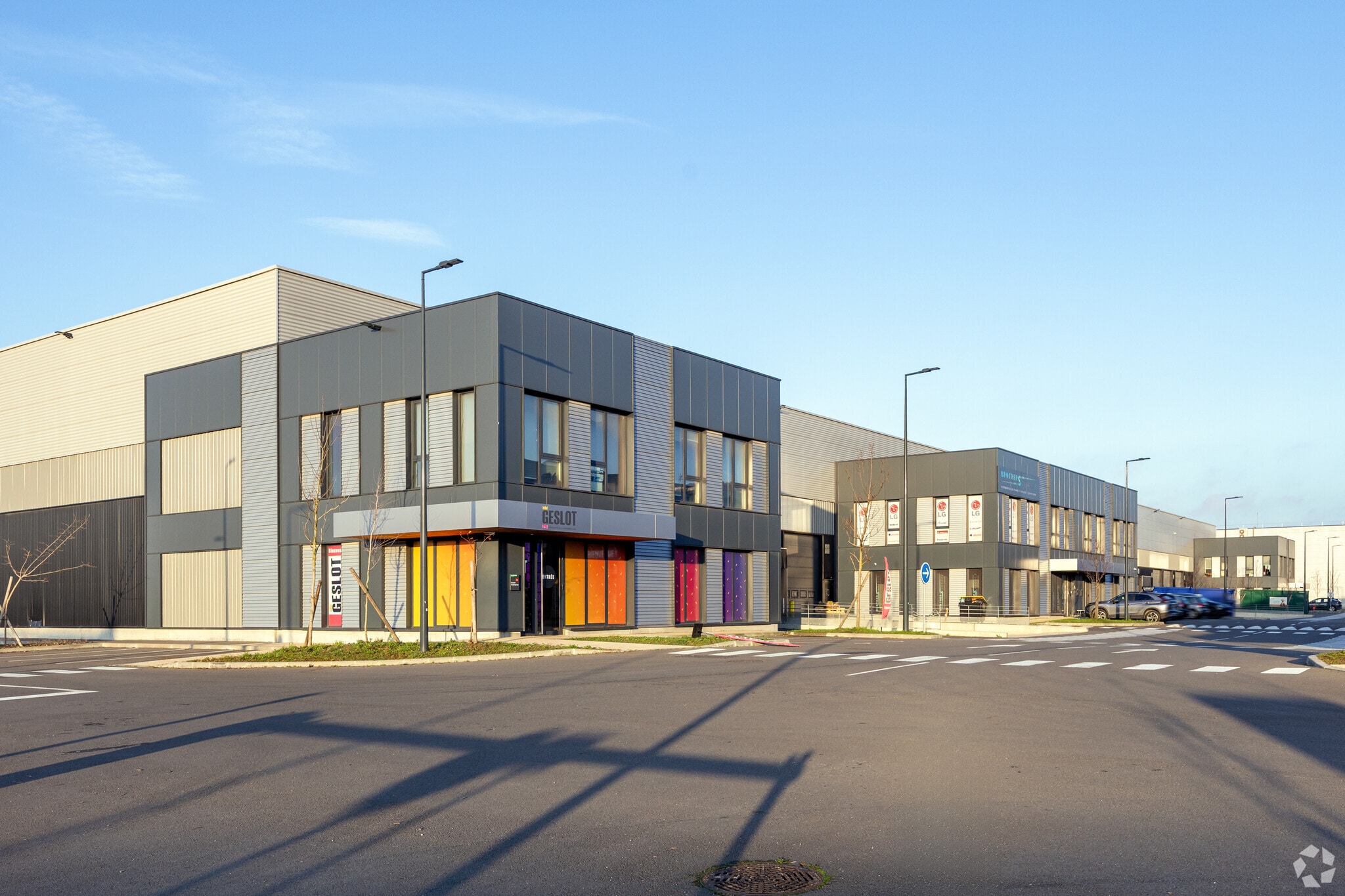 51 Rue Du Commandant Rolland, Le Bourget à louer Photo principale– Image 1 sur 6