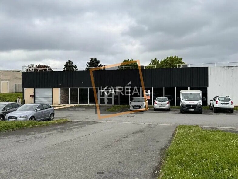 Local commercial dans Mareuil-lès-Meaux à louer - Photo de l’immeuble – Image 2 sur 7